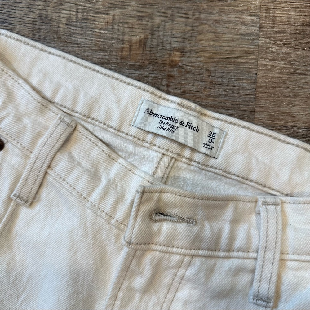 Abercrombie & Fitch Vintage Comfort Stretch Curve Love Mid Rise Baggy Cream Jean - Picture 7 of 9